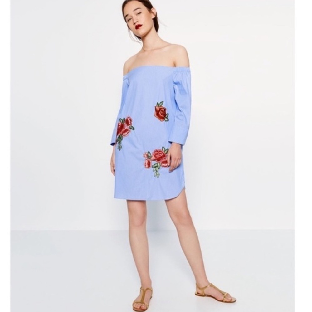 ZARA Woman blue pin stripes flower embroidered apliques off the shoulder dress S